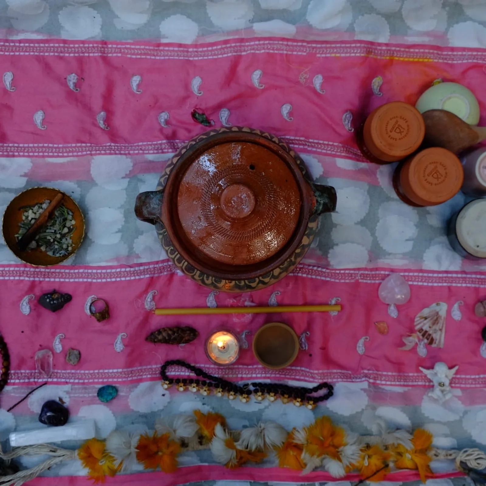 8-9.5..: CEREMONIAL URBAN WEEKEND RETREAT - HEART WIDE OPEN